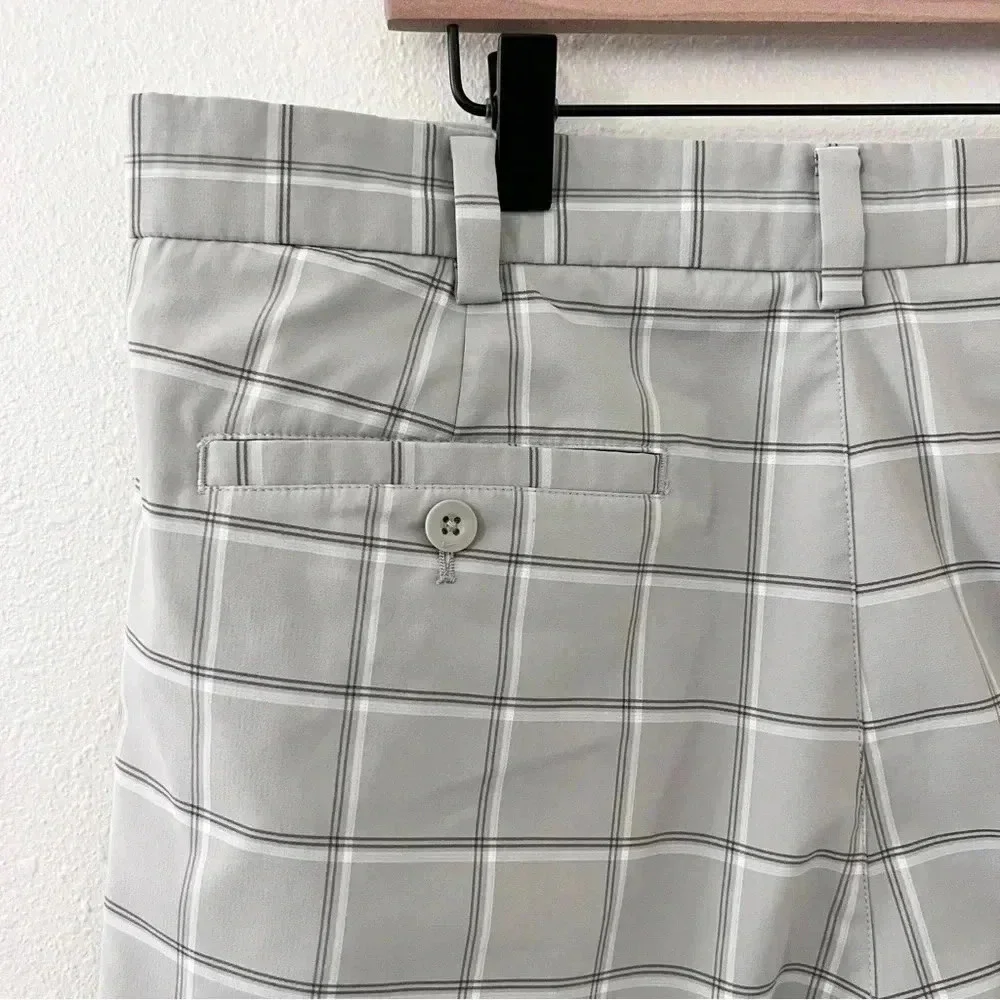 Nike Golf Shorts - Picture 5 of 7